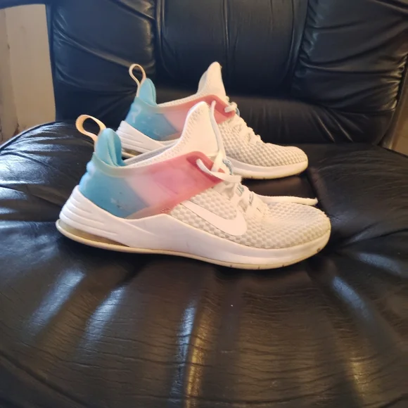 NIKE Air Max Bella White/Pink Athletic Sneakers - Size 8 - Picture 5 of 11